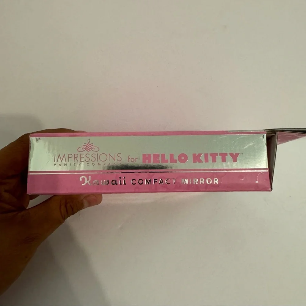 Hello Kitty Impressions White Face Red Bow Kawaii Compact Mirror LED lighted NIB